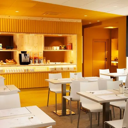 Hotel Le Bugatti 3*